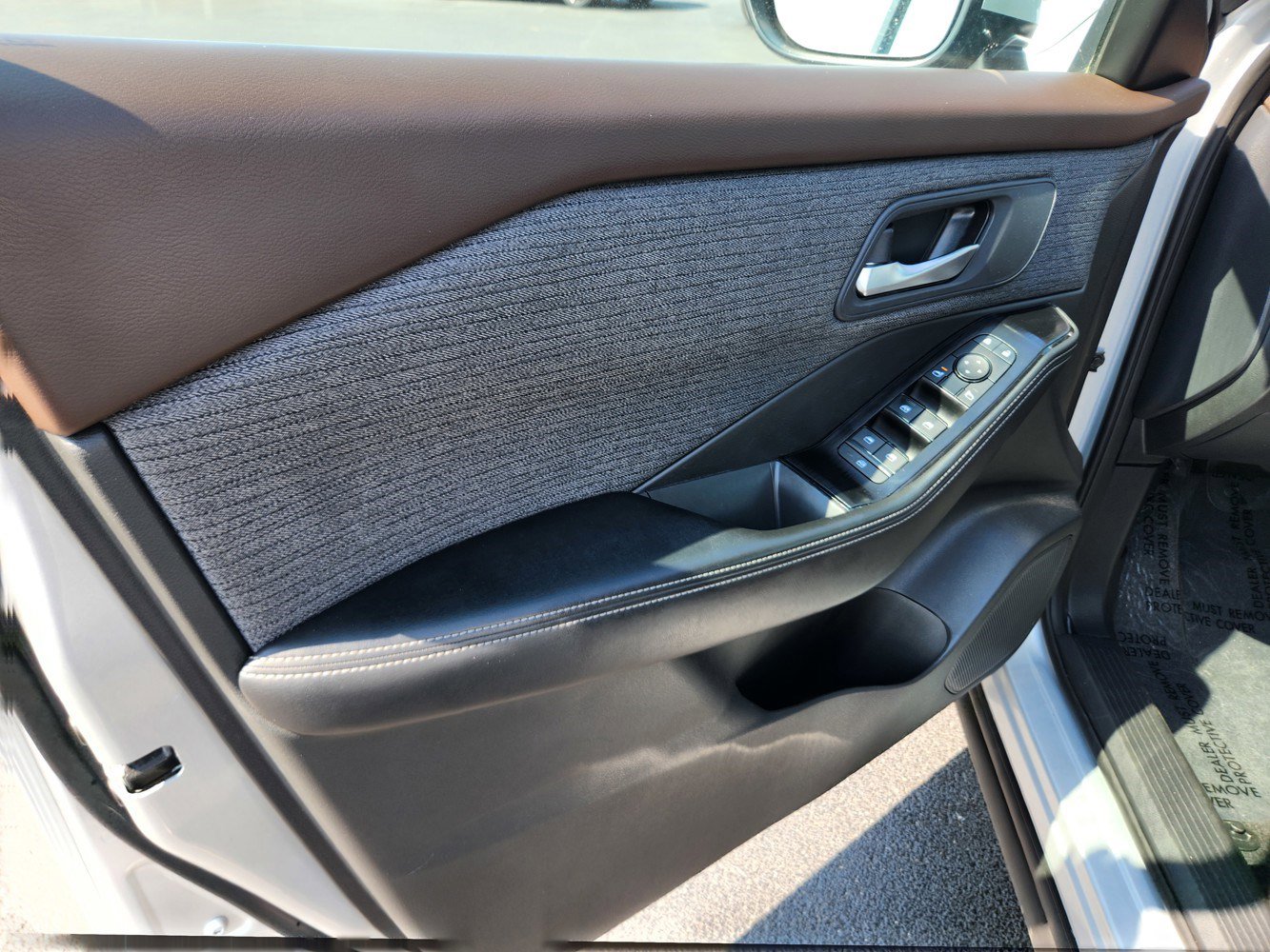 2023 Nissan Rogue SV photo 33