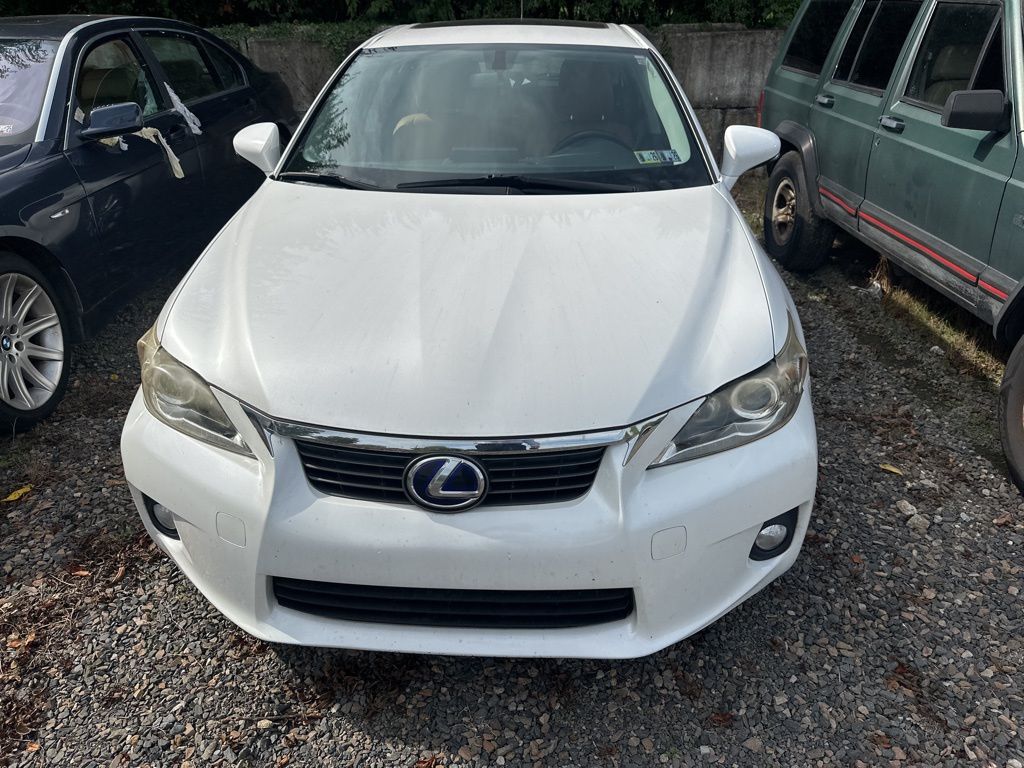 2012 Lexus CT 200h photo 2