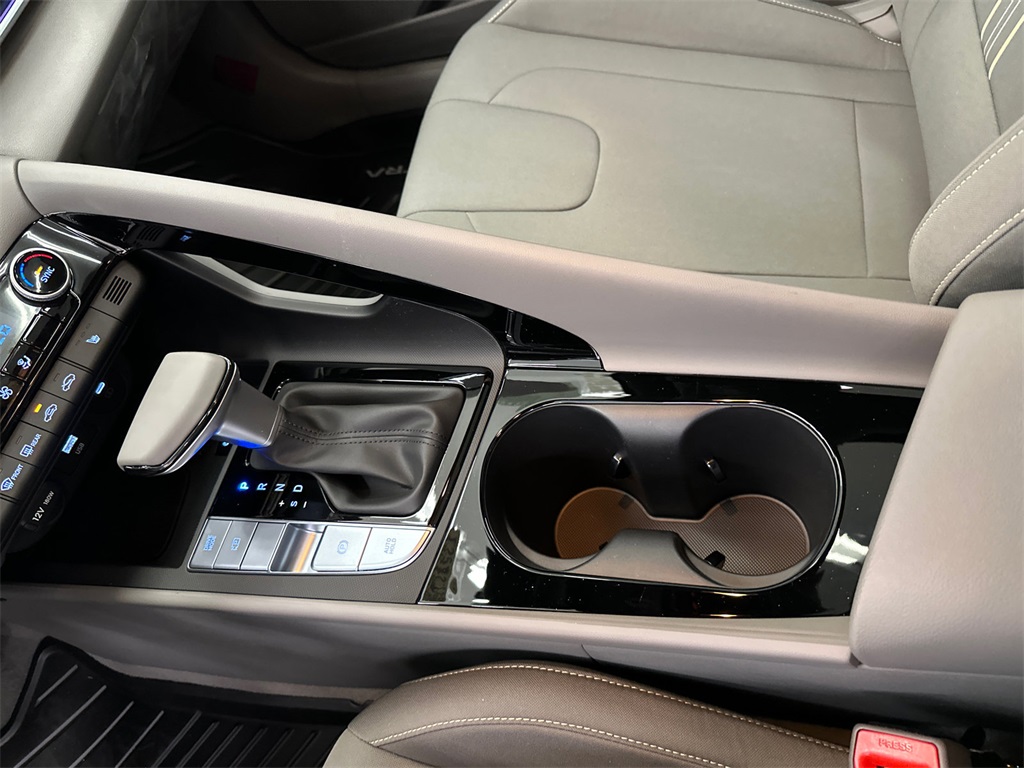 2025 Hyundai Elantra SEL Convenience photo 29