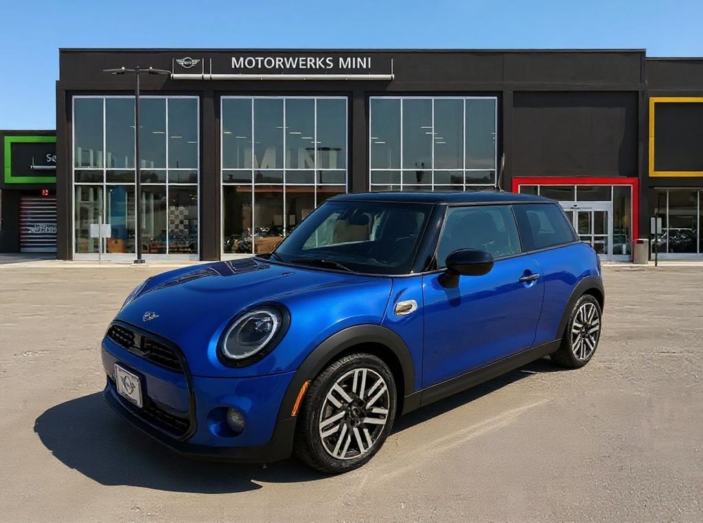 2026 MINI Hardtop 2 Door Oxford Edition's photo
