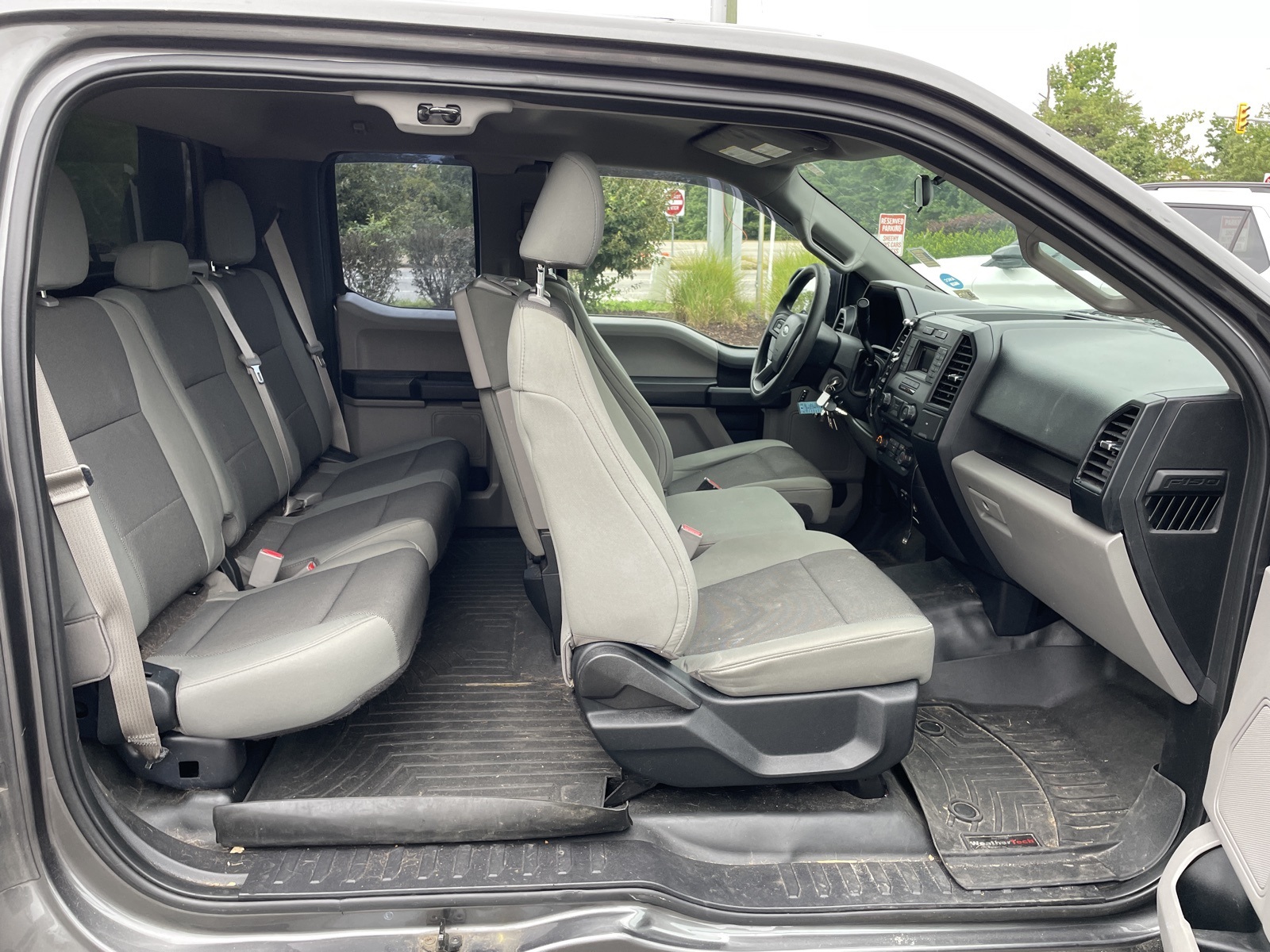 2015 Ford F-150 XLT photo 12