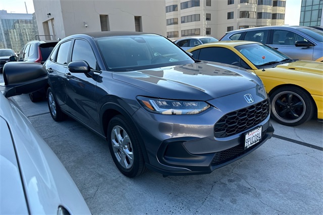 2025 Honda HR-V LX photo 2