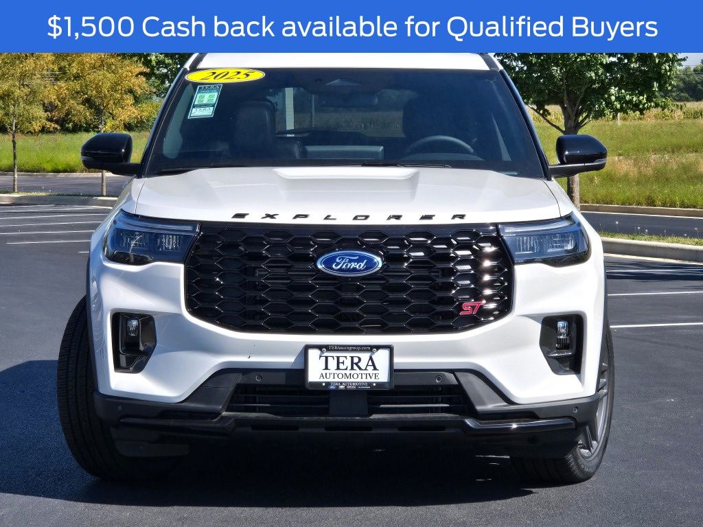 2025 Ford Explorer ST photo 2