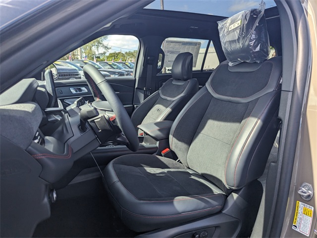 2026 Ford Explorer ST photo 2