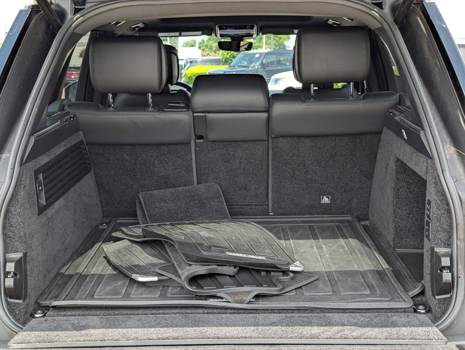 2021 Land Rover Range Rover P525 HSE HSE Westminster Edition photo 6