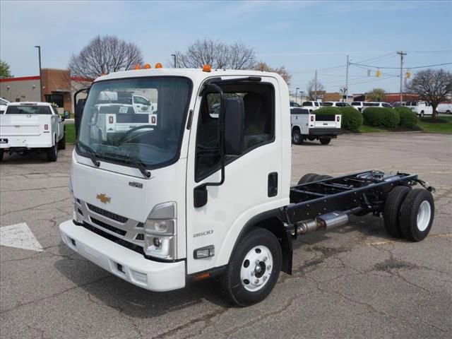 2024 Chevrolet Low Cab Forward Base's photo