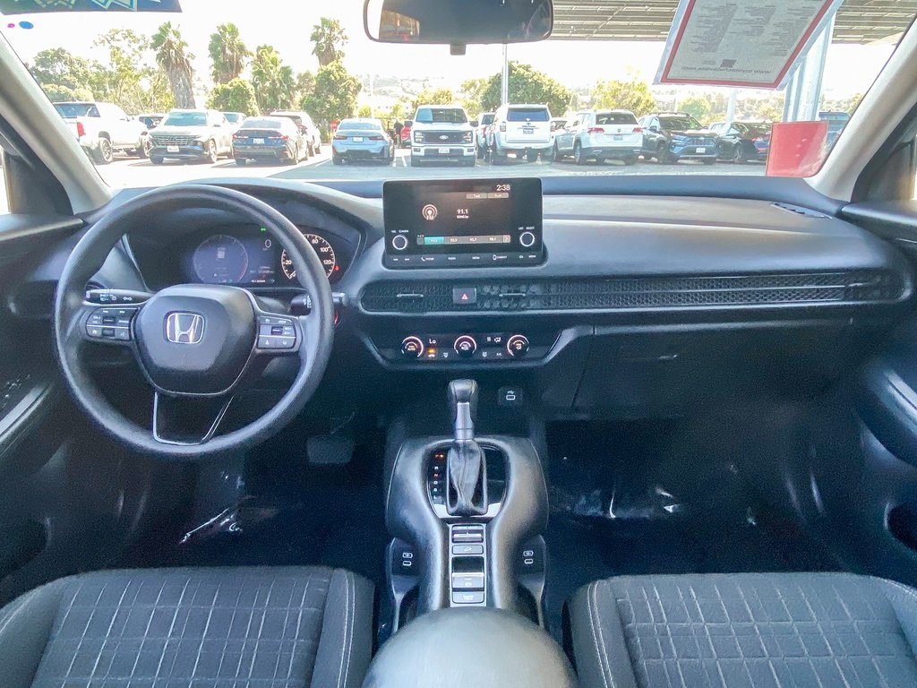 2025 Honda HR-V LX photo 11