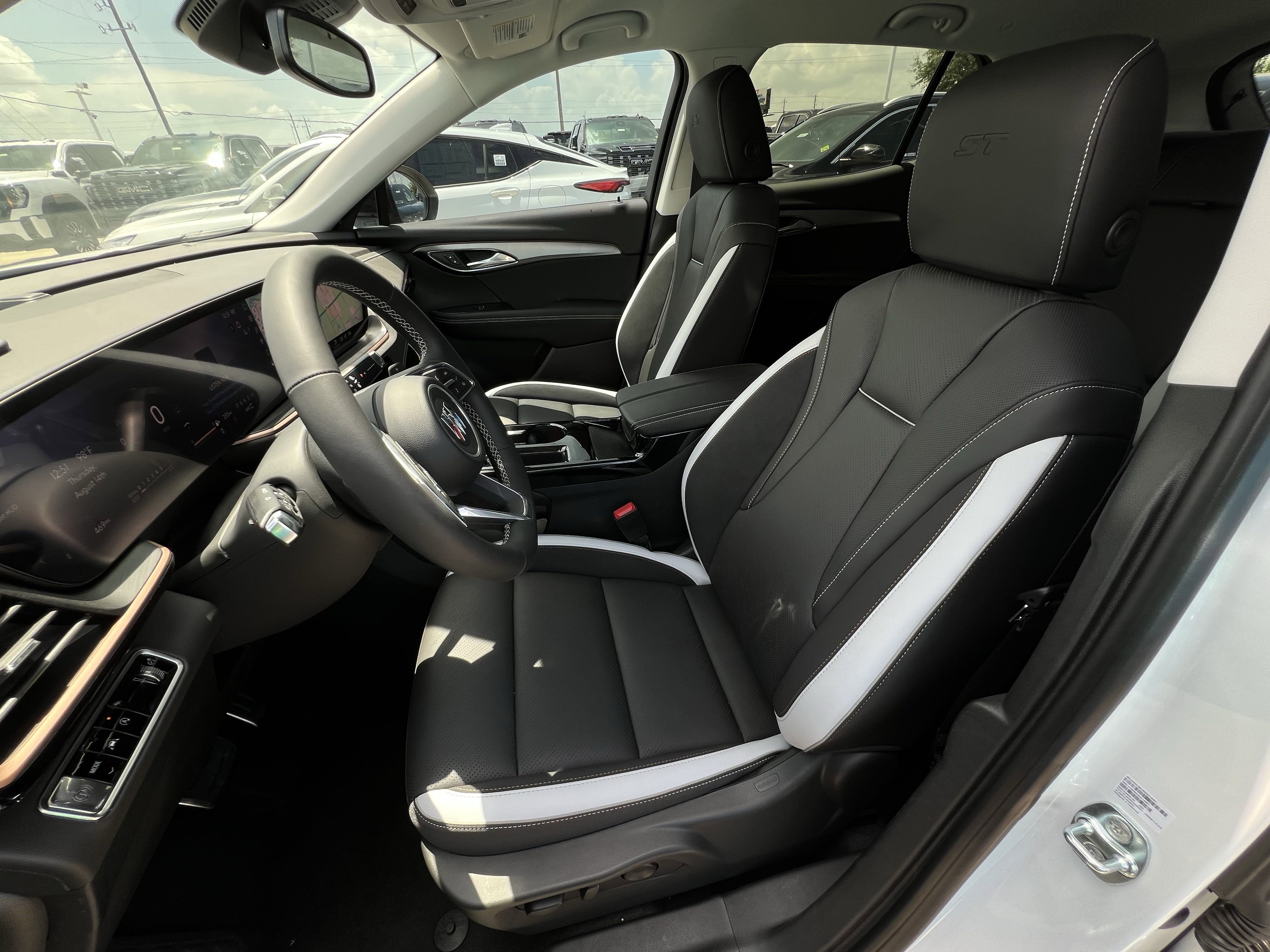 2025 Buick Envision Sport Touring photo 13