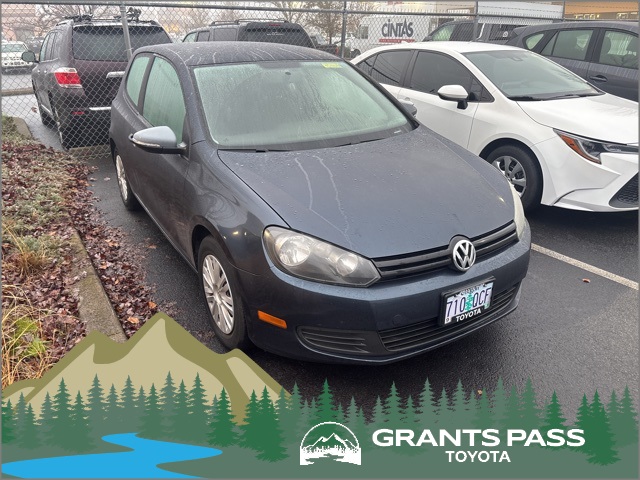 2013 Volkswagen Golf Base's photo