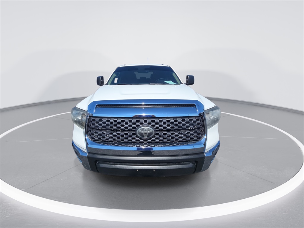 2018 Toyota Tundra CrewMax photo 3