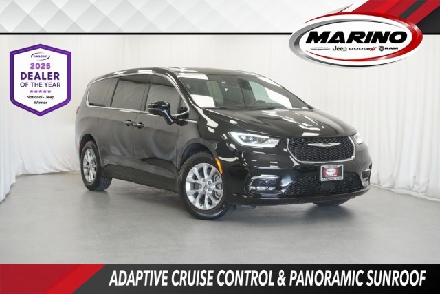 PRE-OWNED 2025 CHRYSLER PACIFICA SELECT AWD