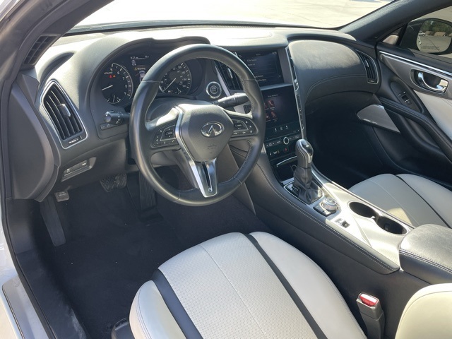 2022 Infiniti Q60 Luxe photo 9