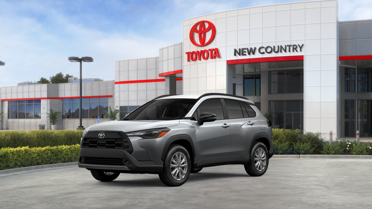 2026 Toyota Corolla Cross LE's photo