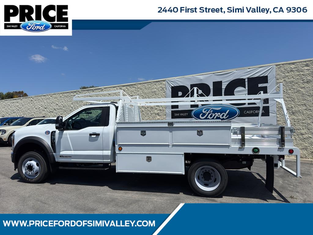 2024 Ford F-450 Super Duty Chassis Cab XL's photo