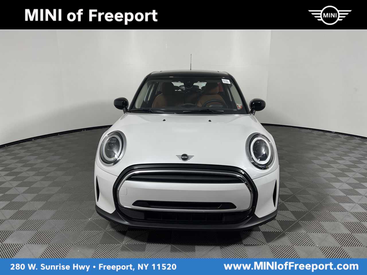 2024 MINI Hardtop 4 Door Base's photo