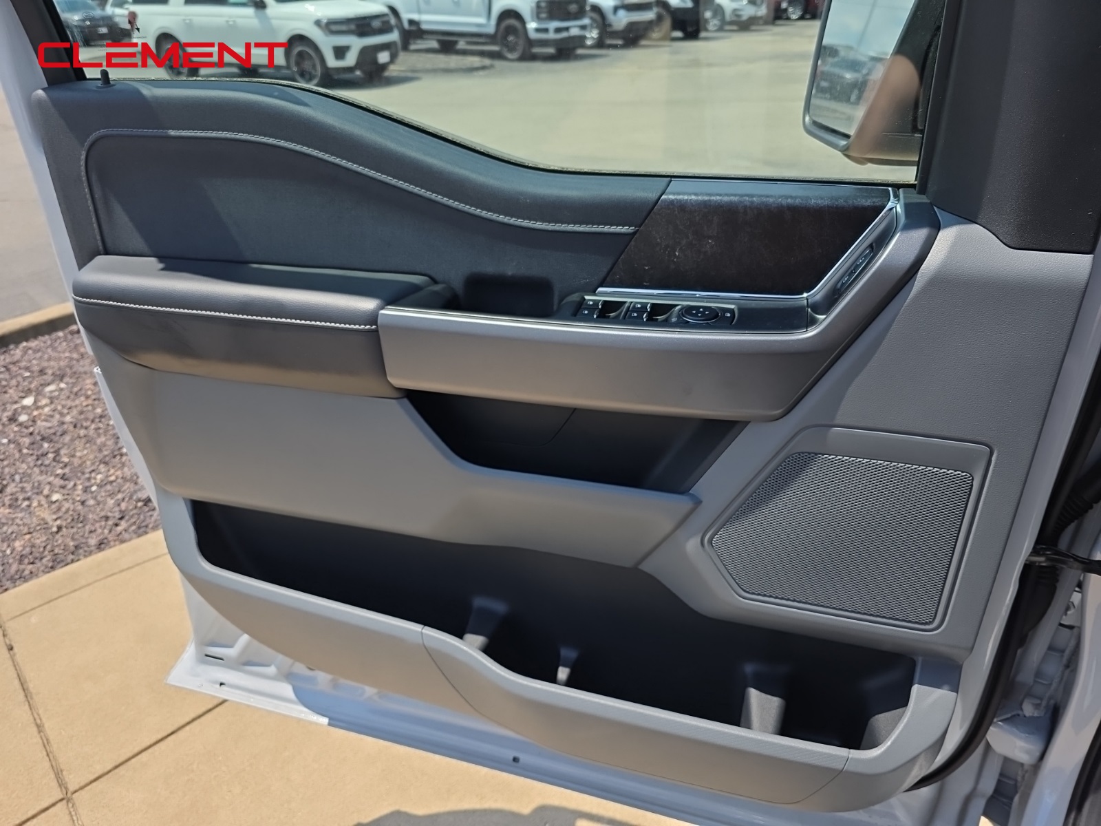 2025 Ford F-150 Lightning XLT photo 16