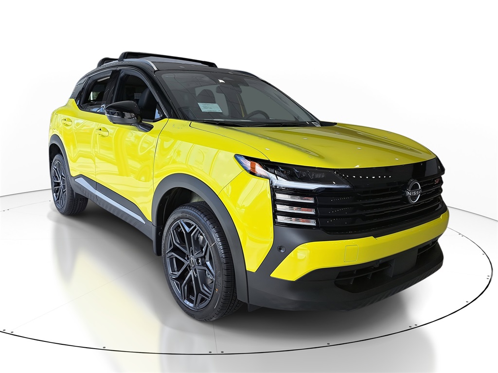 2026 Nissan Kicks SR photo 2