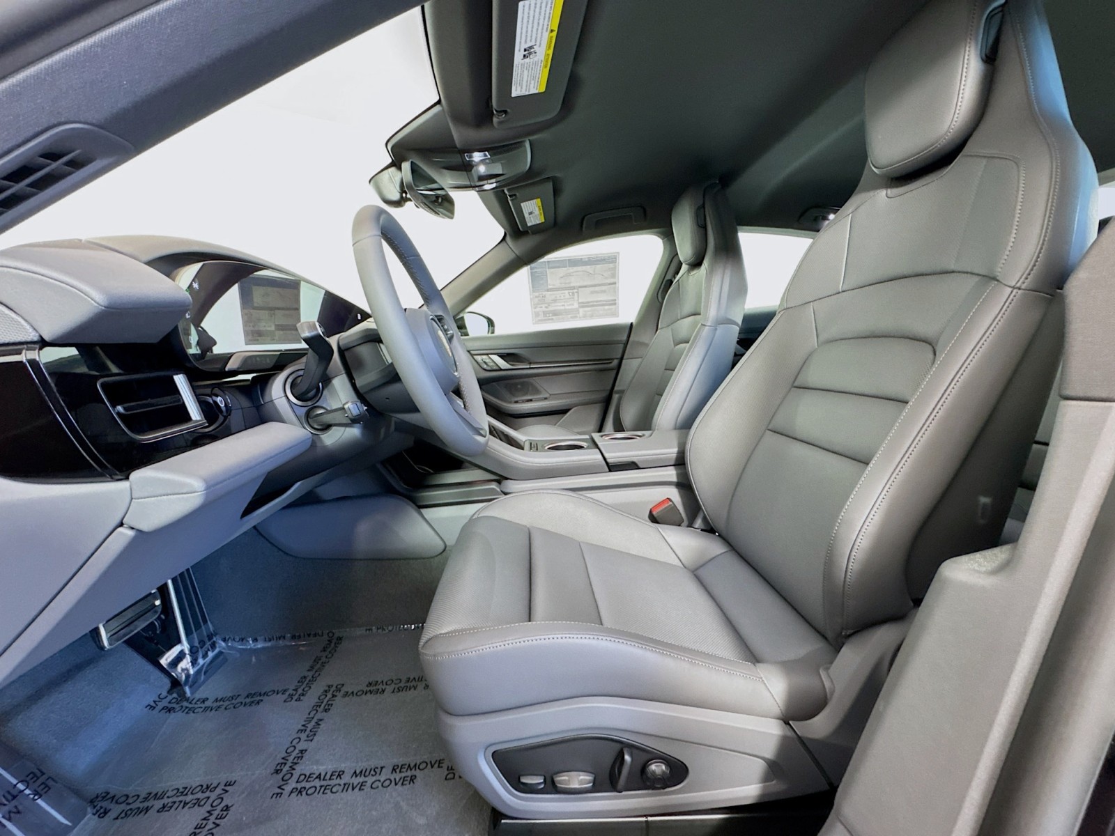 2025 Porsche Taycan 4 photo 5