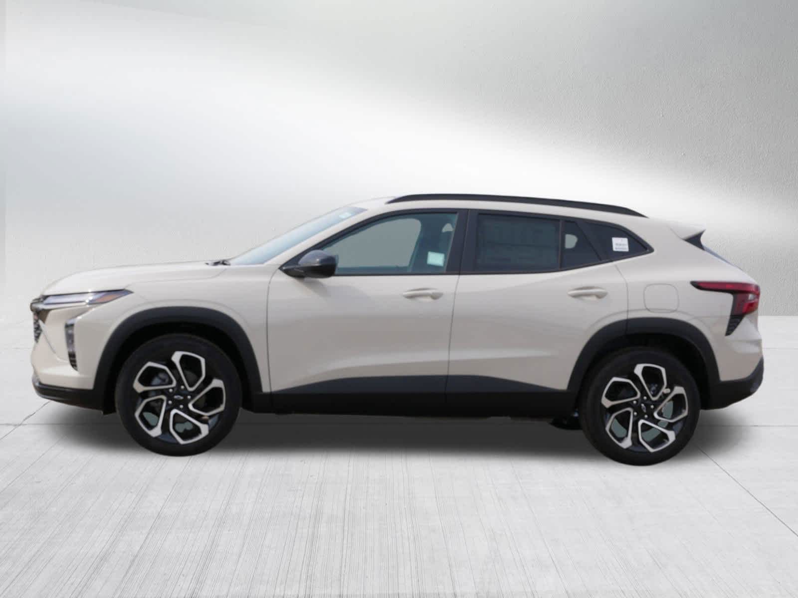 2026 Chevrolet Trax photo 2