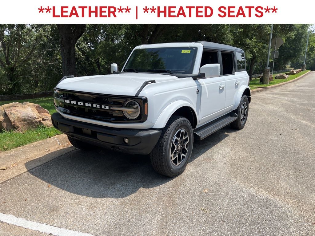 2025 Ford Bronco Outer Banks photo 3
