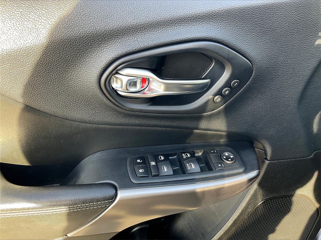 2019 Jeep Cherokee Limited photo 34