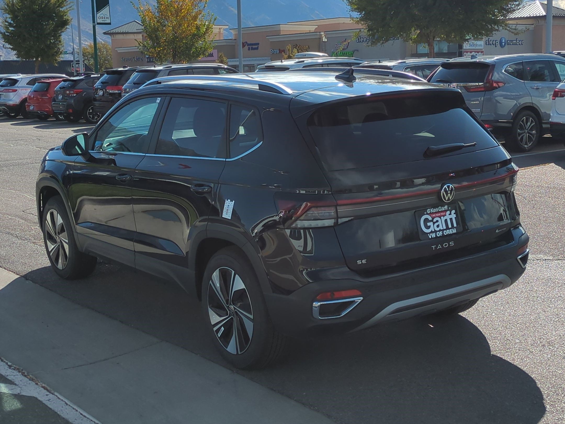 2025 Volkswagen Taos SE photo 3
