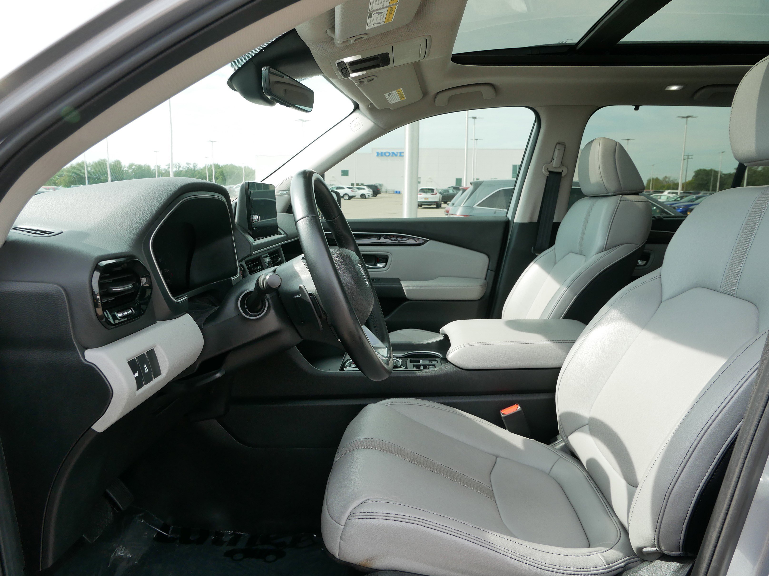 2023 Honda Pilot Touring photo 22