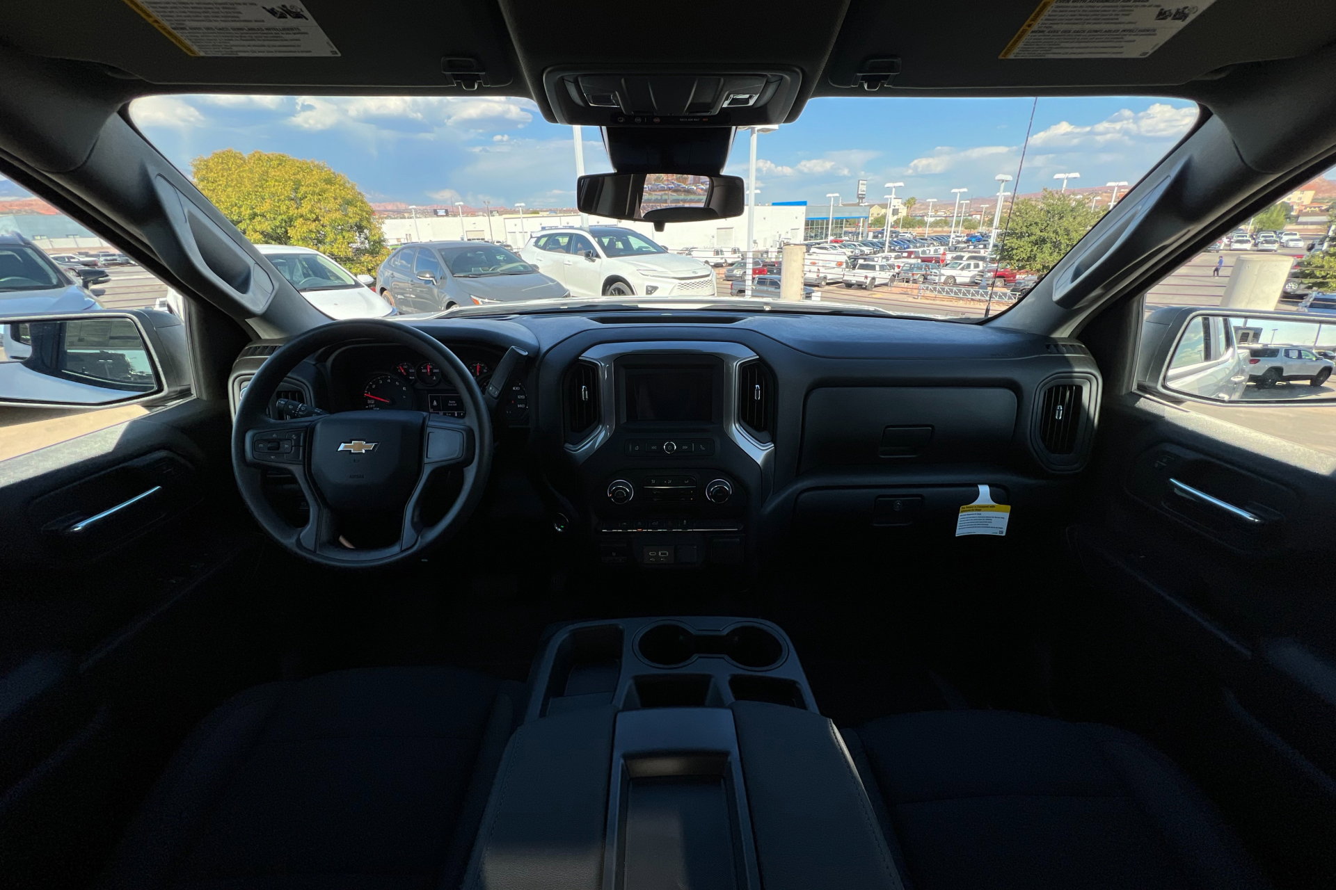 2025 Chevrolet Silverado 1500 Custom photo 9