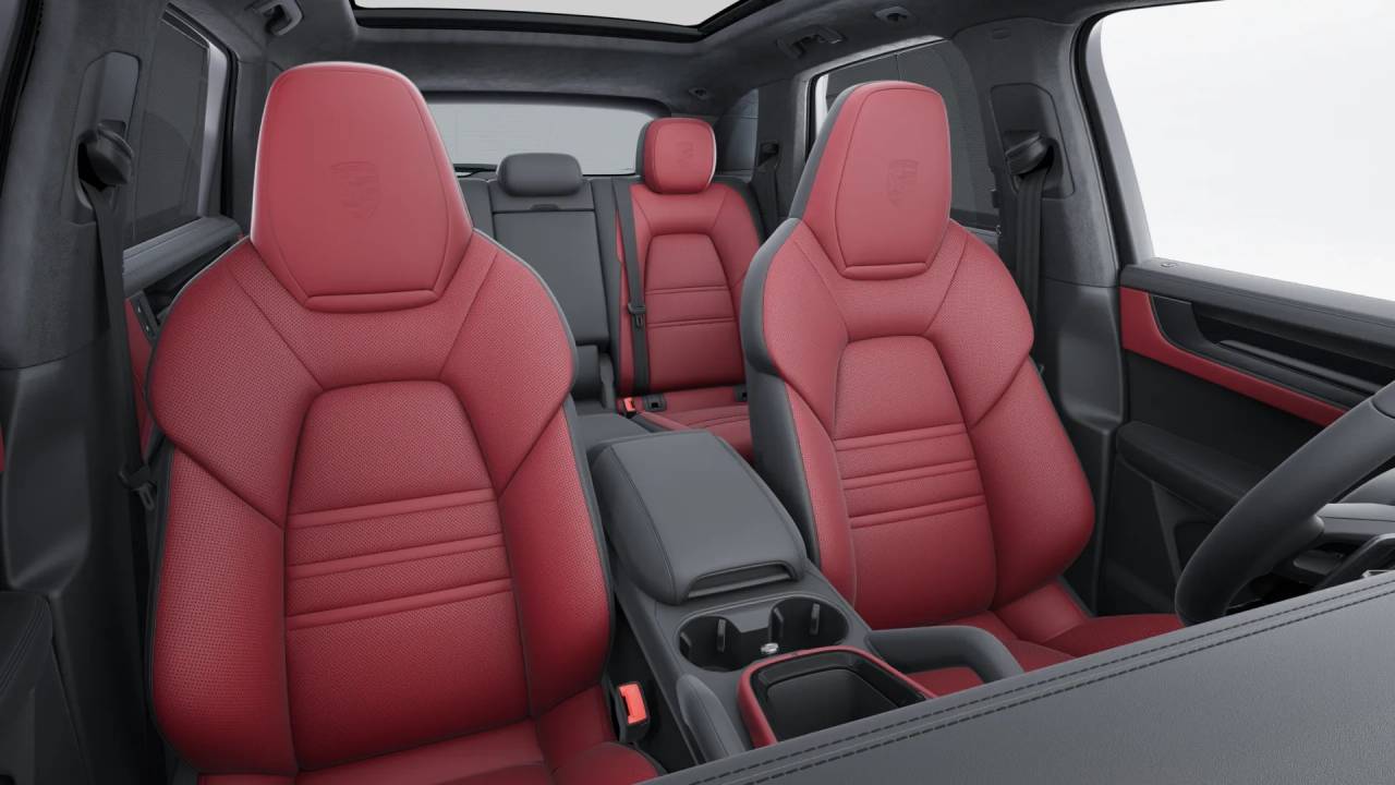 2026 Porsche Cayenne GTS photo 11