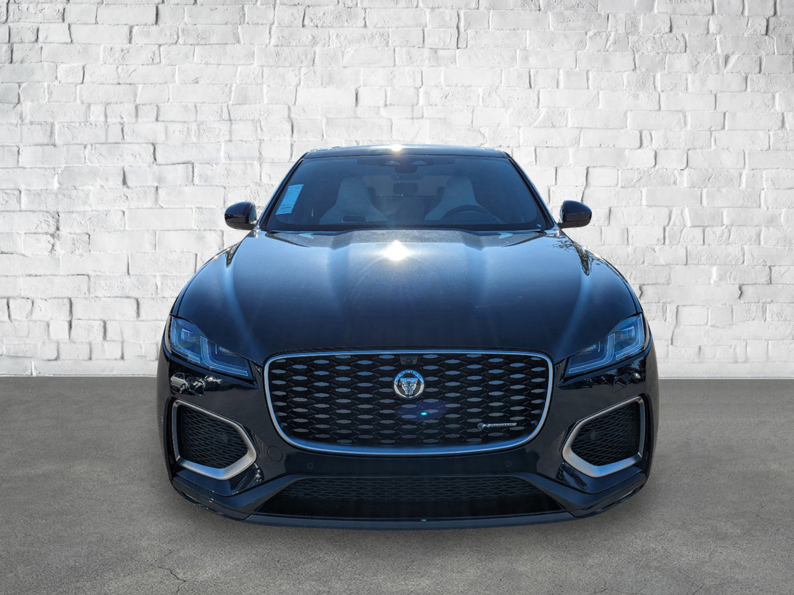 2025 Jaguar F-PACE R-Dynamic S photo 3