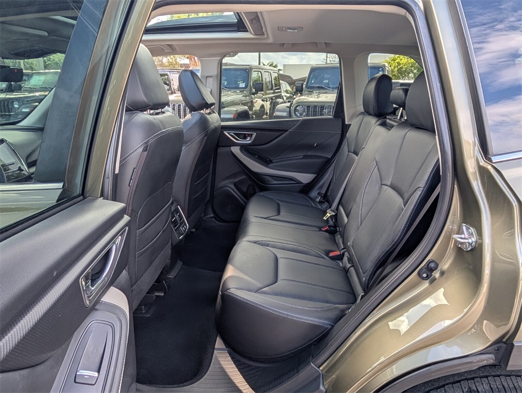 2022 Subaru Forester Limited photo 4