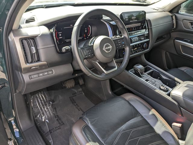 2023 Nissan Pathfinder Platinum photo 17