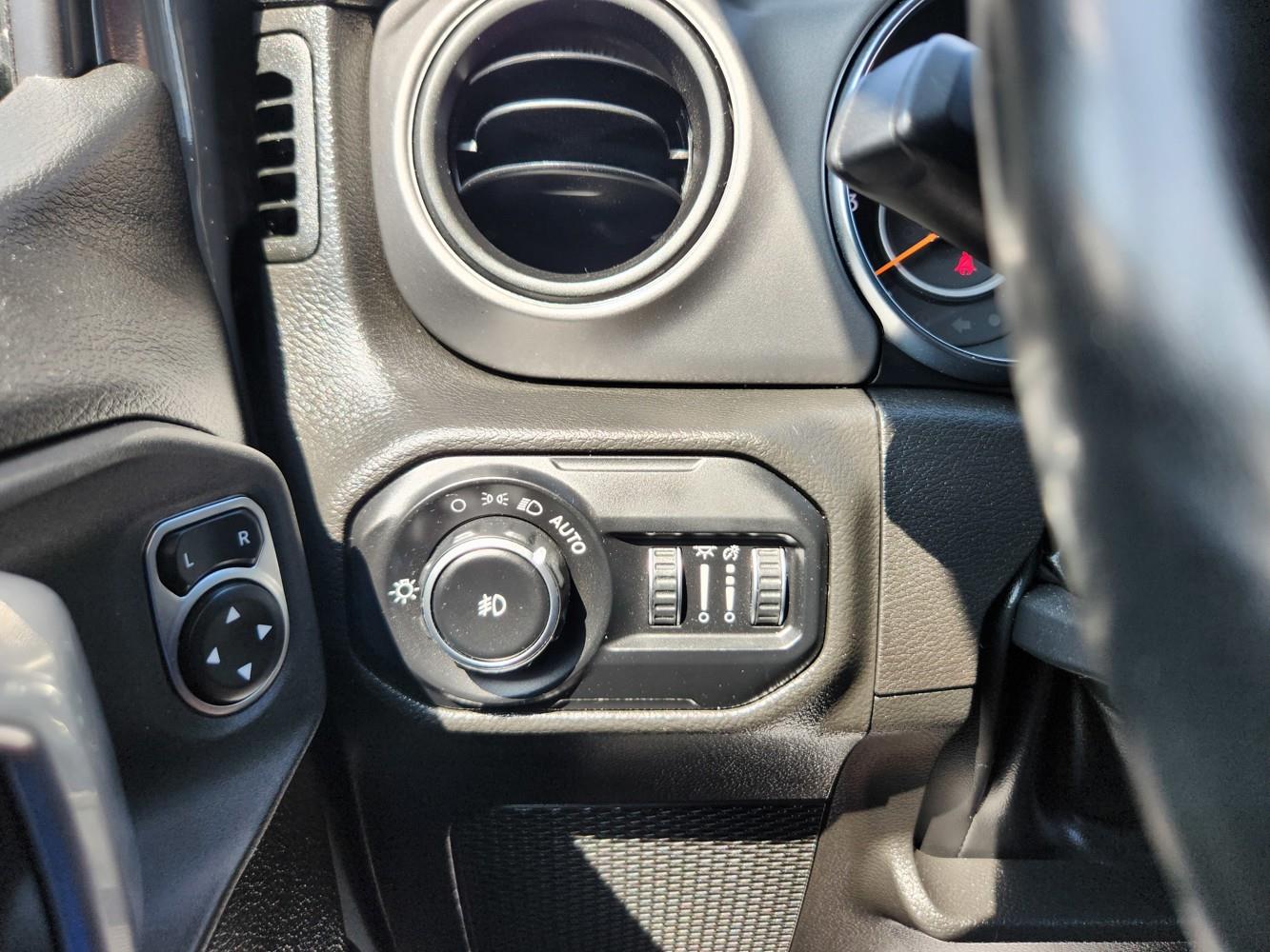 2022 Jeep Wrangler Sport Willys photo 25