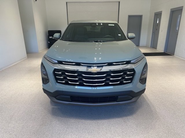 2026 Chevrolet Equinox LT photo 2