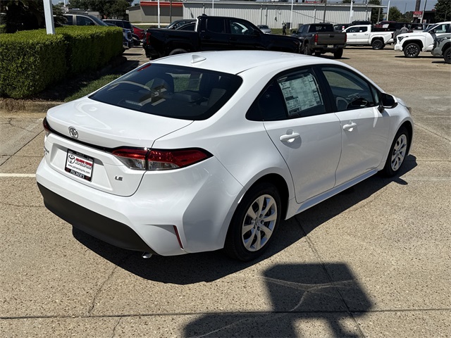2025 Toyota Corolla LE photo 3