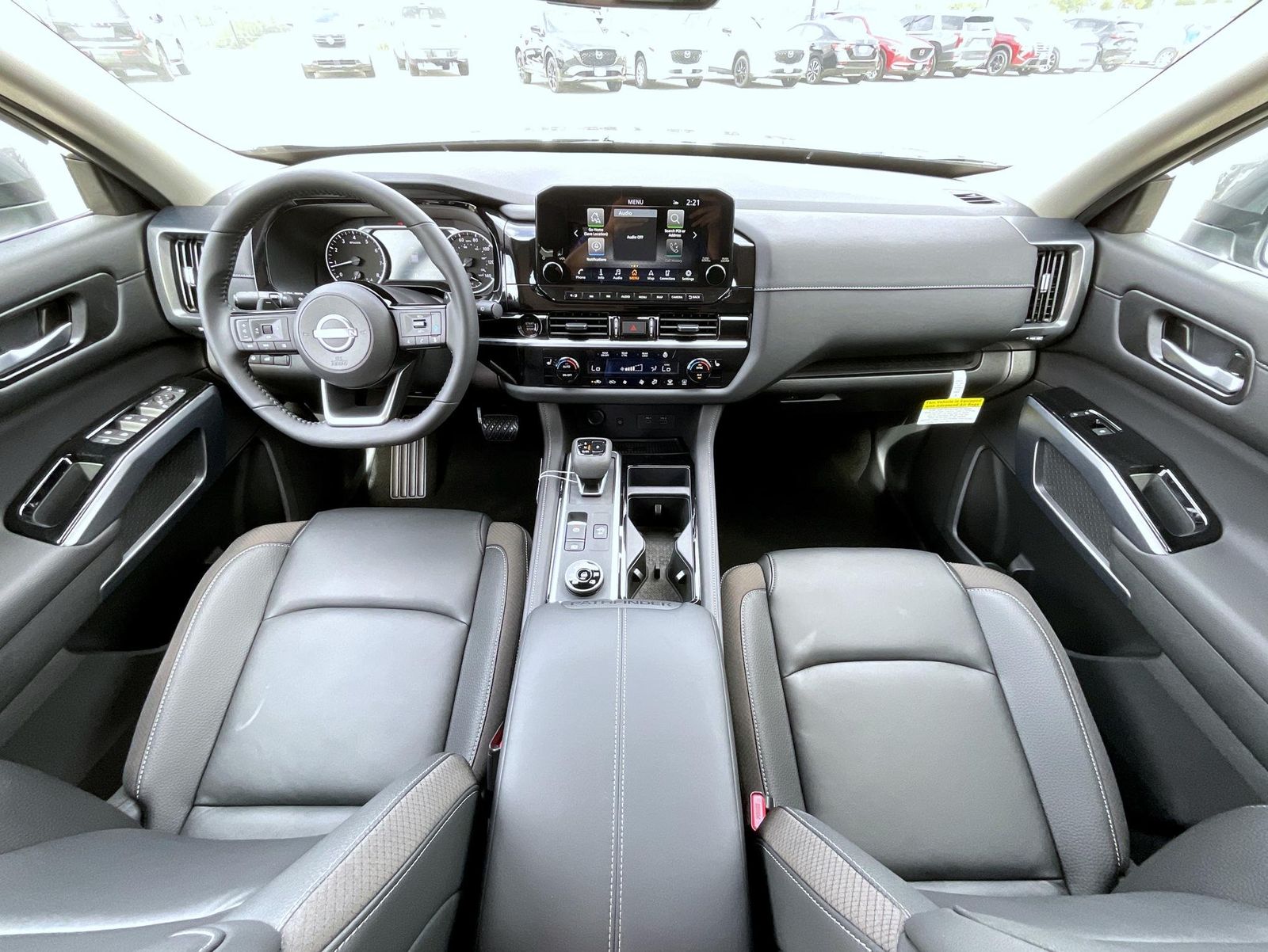 2025 Nissan Pathfinder SL photo 13