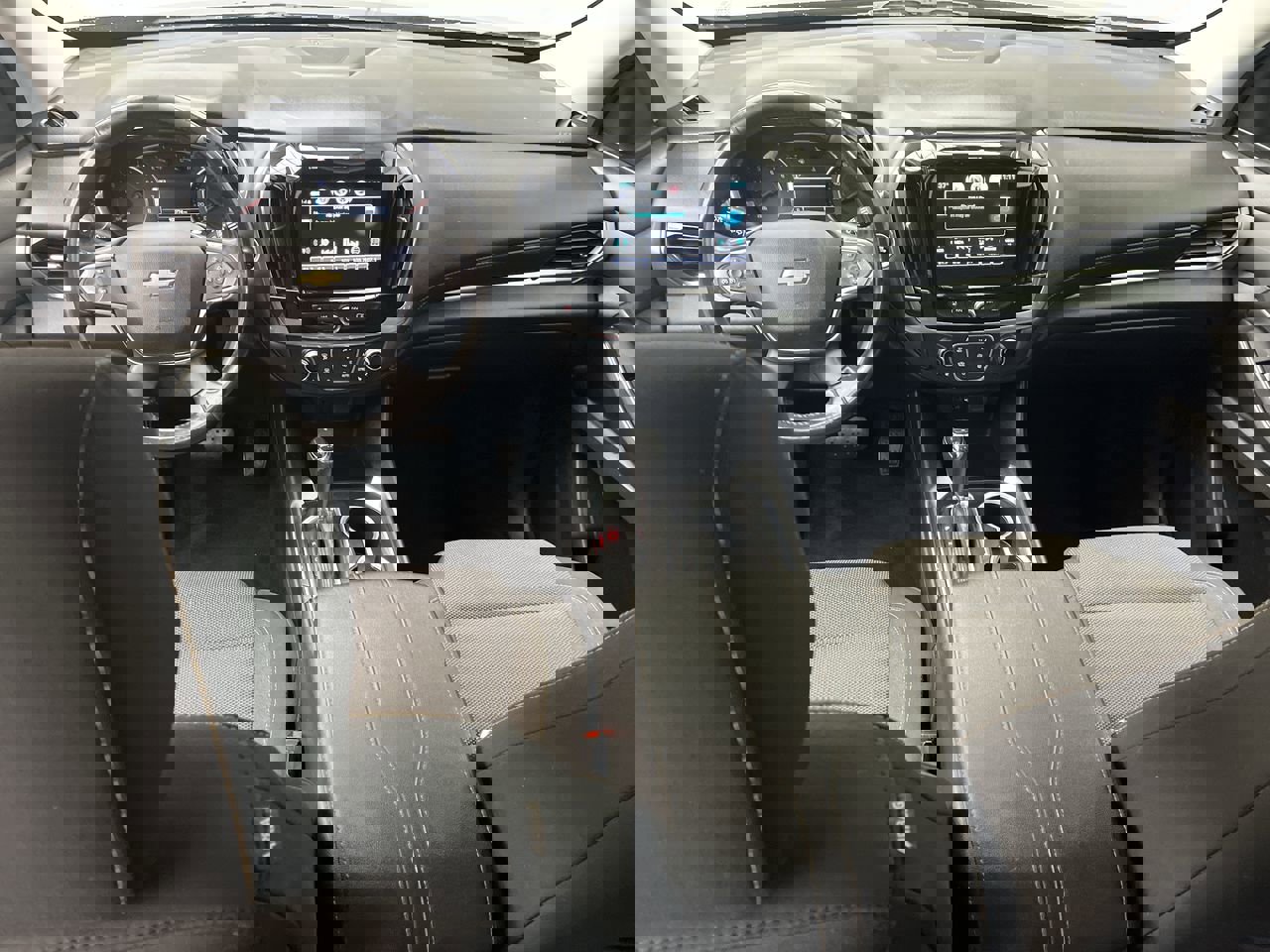 2019 Chevrolet Traverse Cloth photo 2