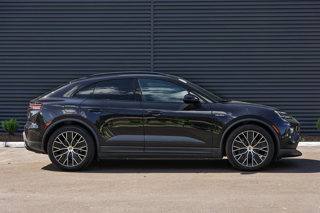 2024 Porsche Macan Electric 4 photo 8