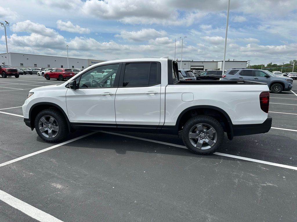 2025 Honda Ridgeline TrailSport photo 2