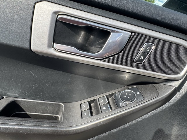 2023 Ford Explorer Base photo 18