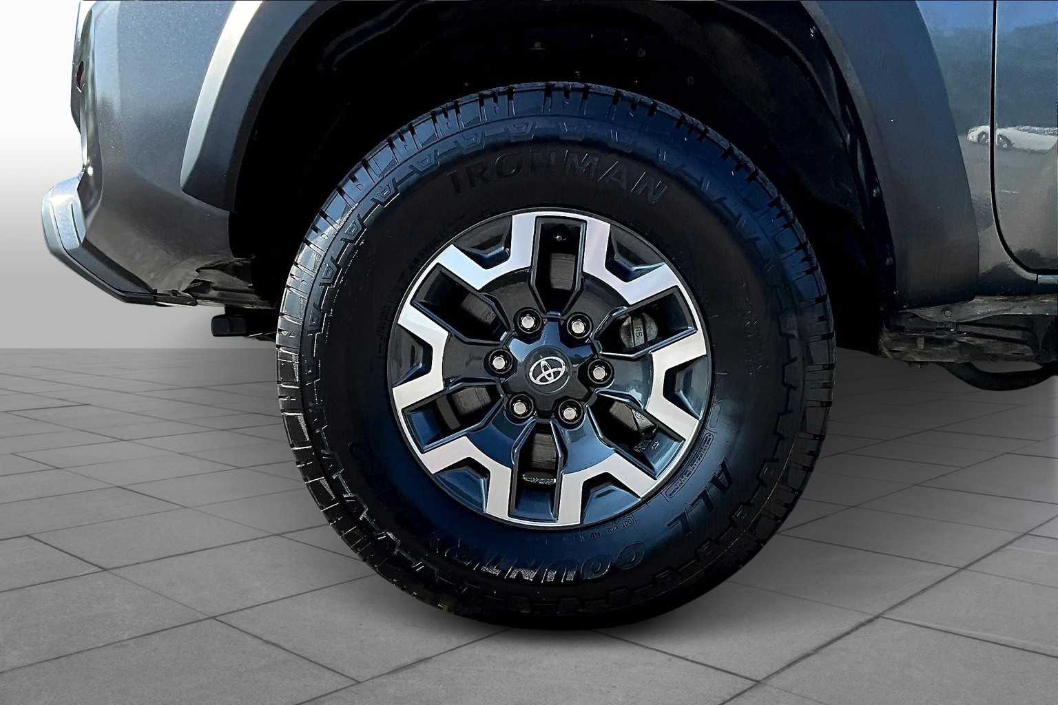 2023 Toyota Tacoma TRD Double Cab V6 photo 10