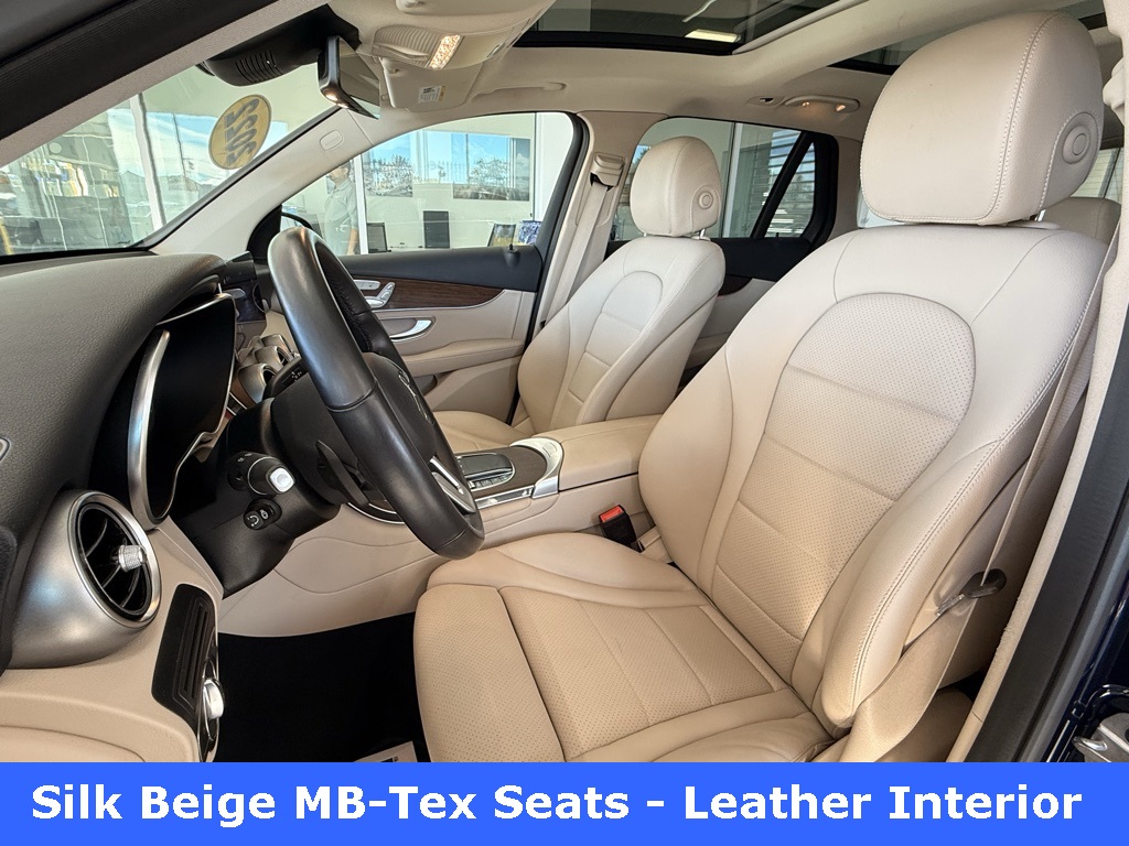 2022 Mercedes Benz GLC 300 4MATIC photo 2