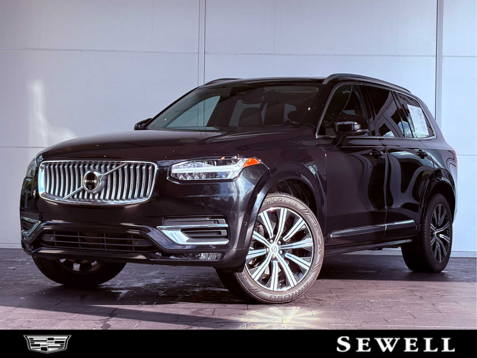 2024 Volvo XC90 Plus's photo