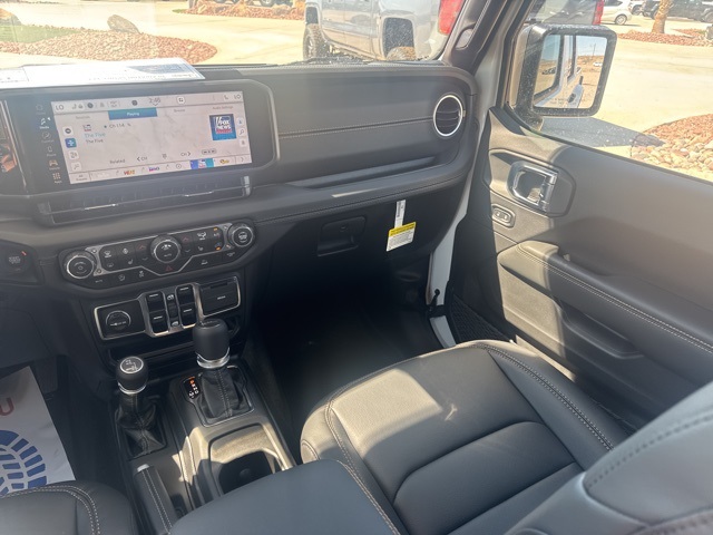 2025 Jeep Gladiator Sport photo 17