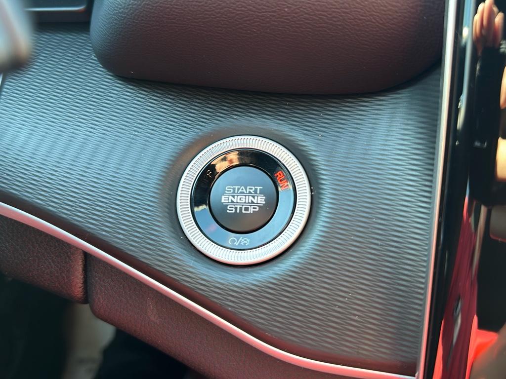 2025 Jeep Grand Cherokee Laredo photo 25
