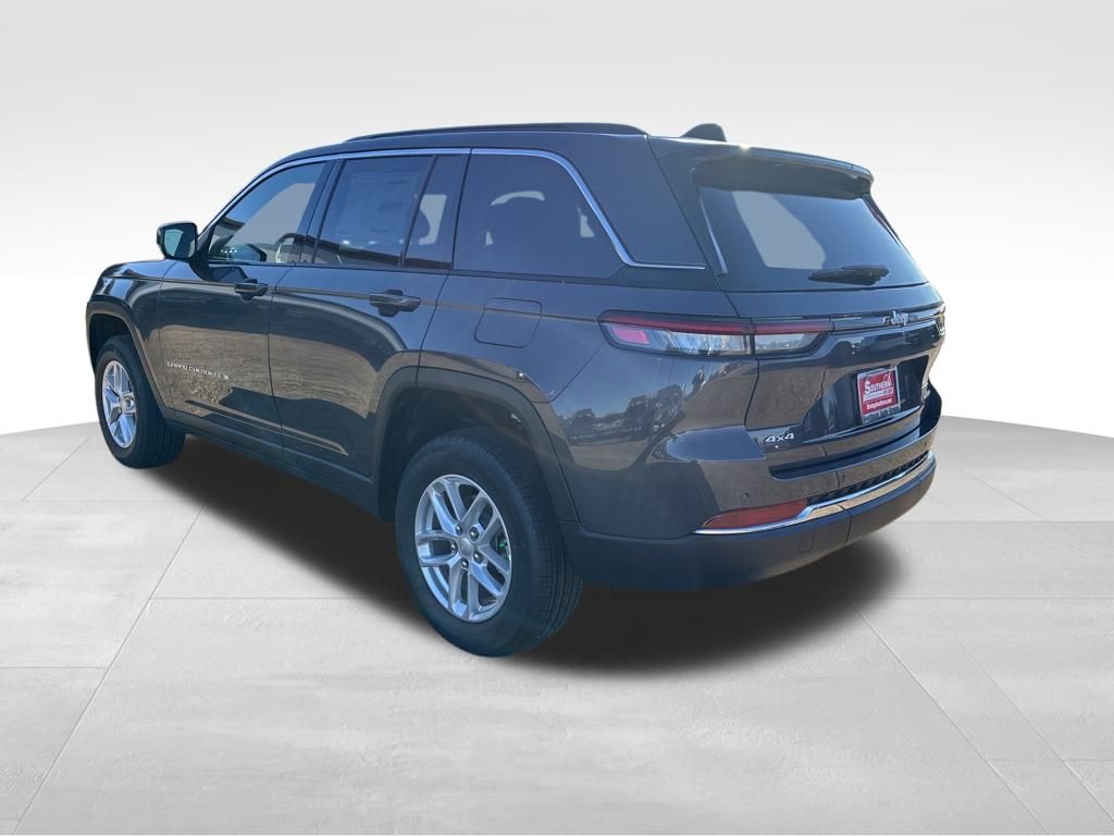 2025 Jeep Grand Cherokee Laredo X photo 3
