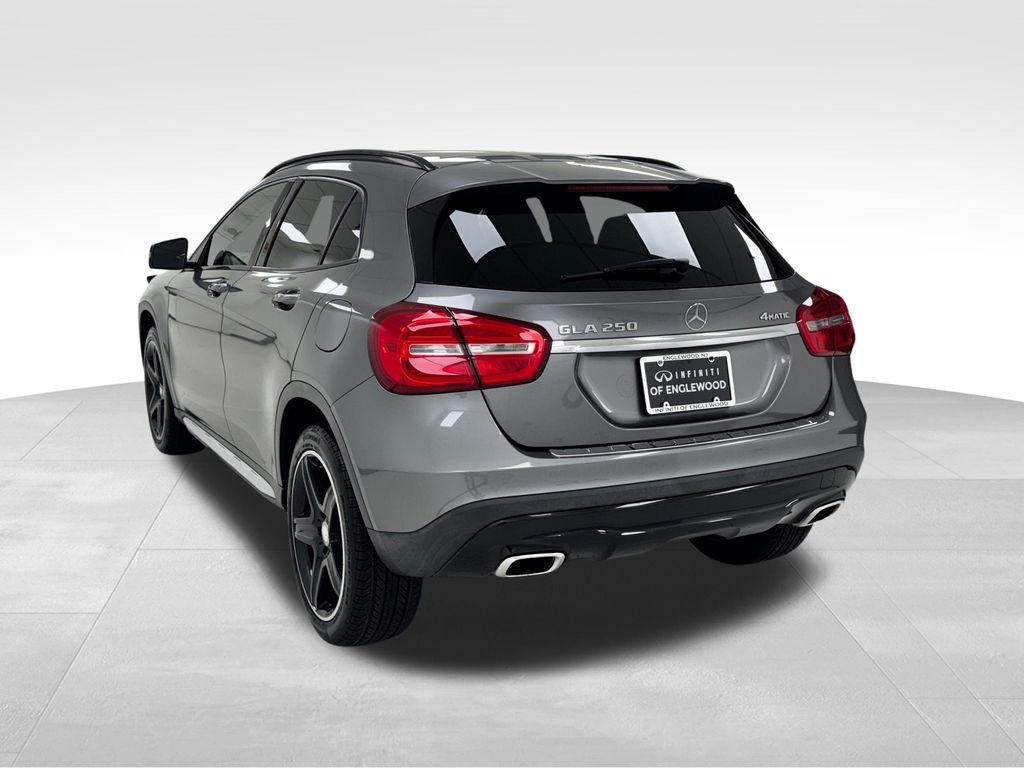 2017 Mercedes Benz GLA 250 4MATIC photo 3