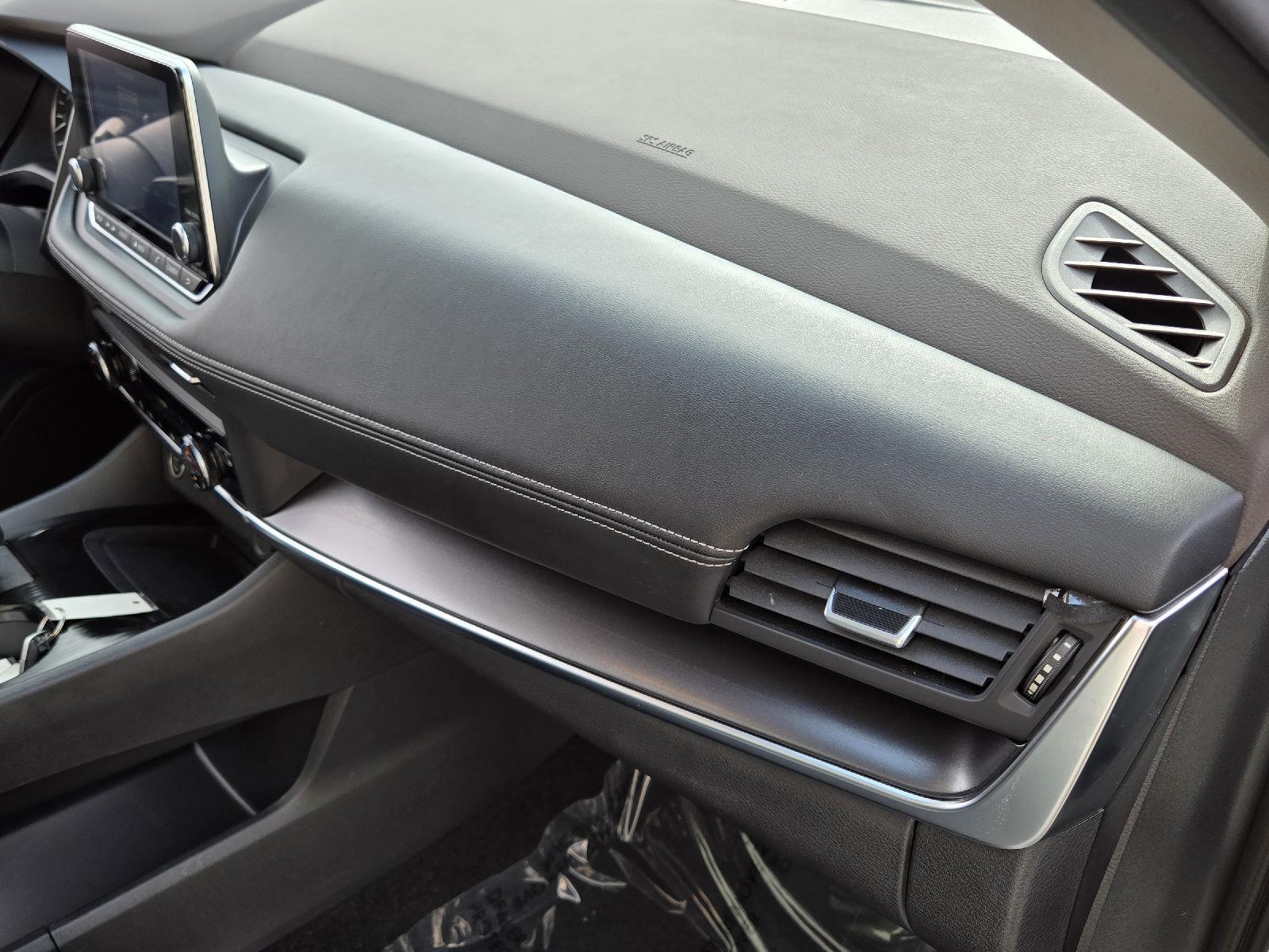 2023 Nissan Rogue SV photo 18