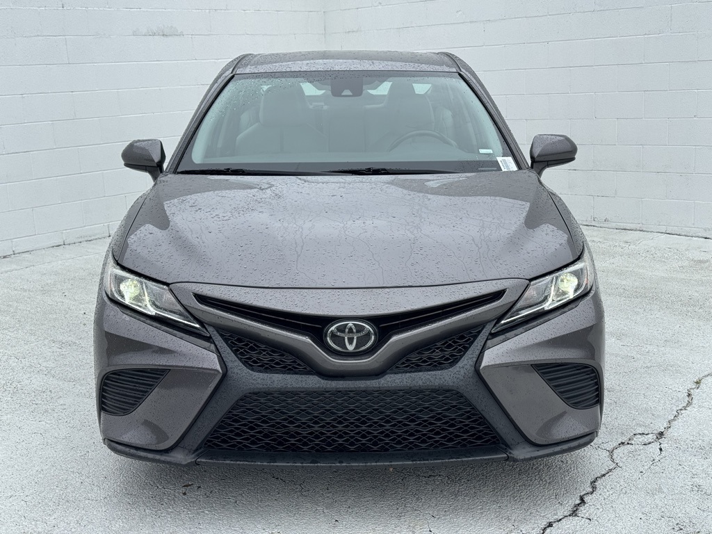 2020 Toyota Camry SE photo 7