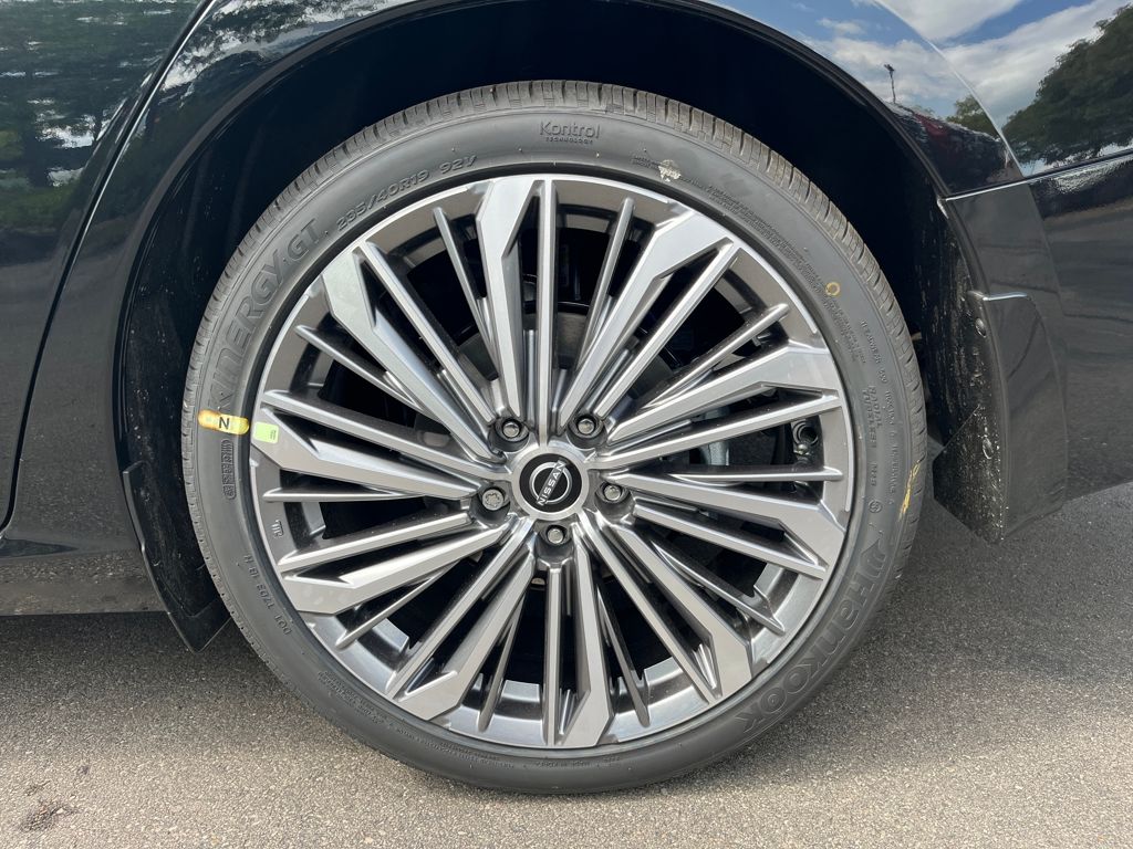 2025 Nissan Altima 2.5 SL photo 10